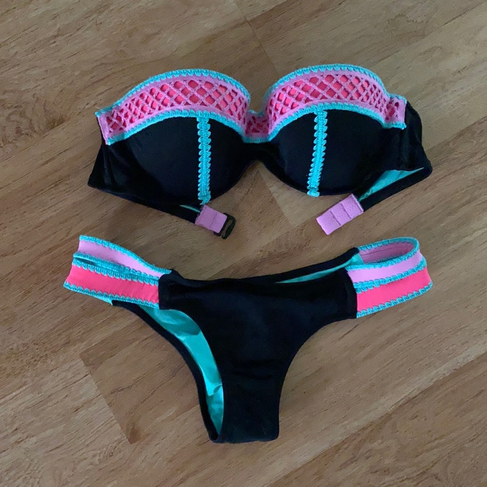 Bathing suit strapless with bottoms